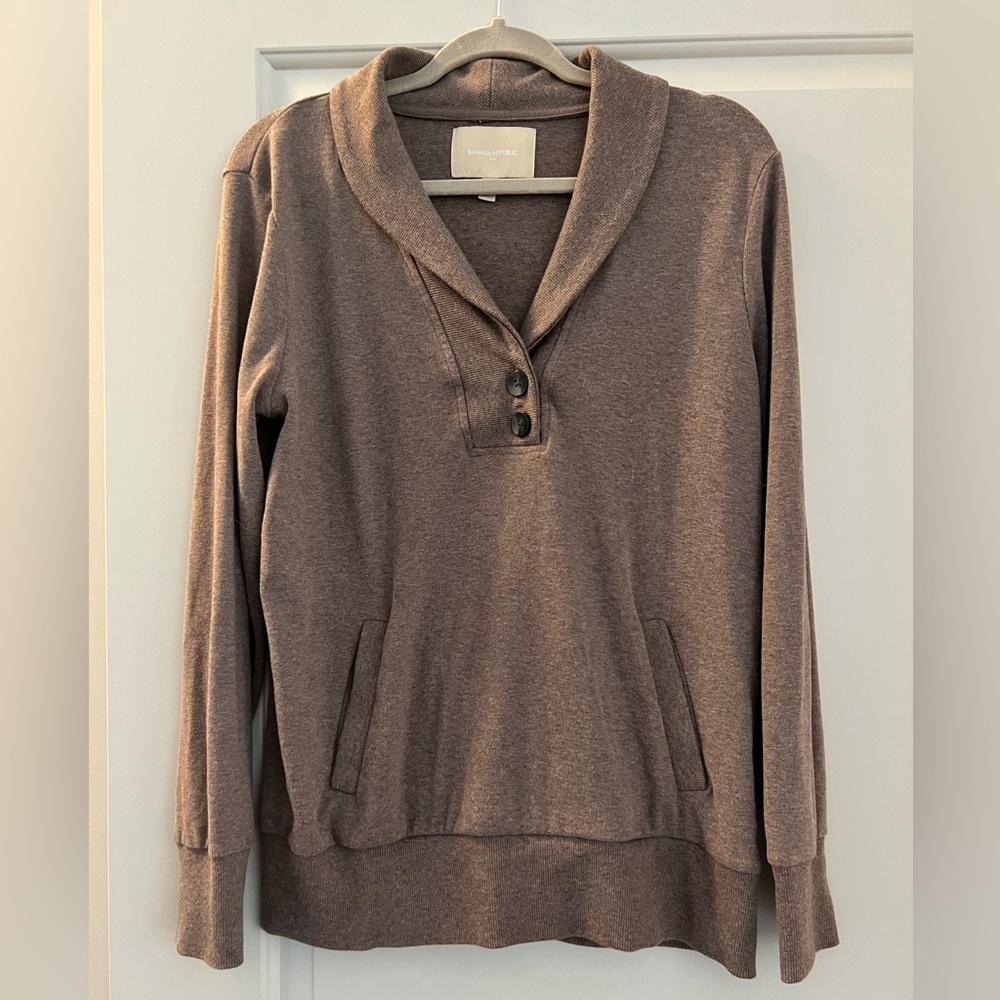 Banana Republic sweater - Size Large